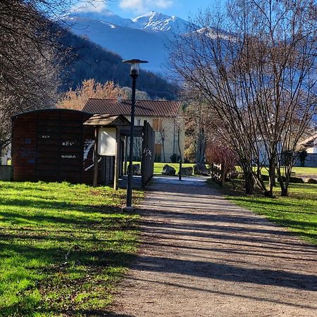 Le Gargantua Bed & Breakfast Lavelanet Bagian luar foto