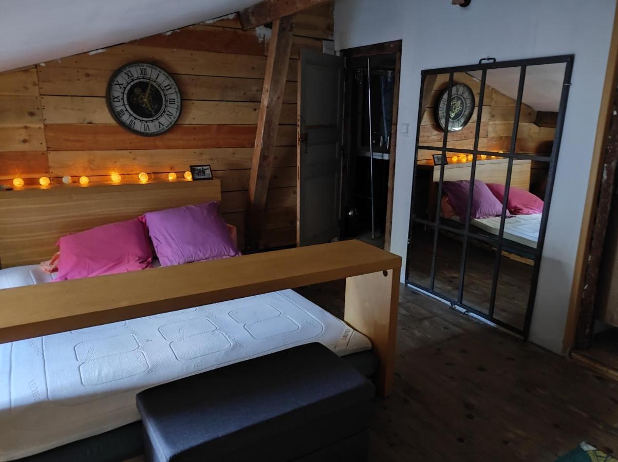 Le Gargantua Bed & Breakfast Lavelanet Bagian luar foto