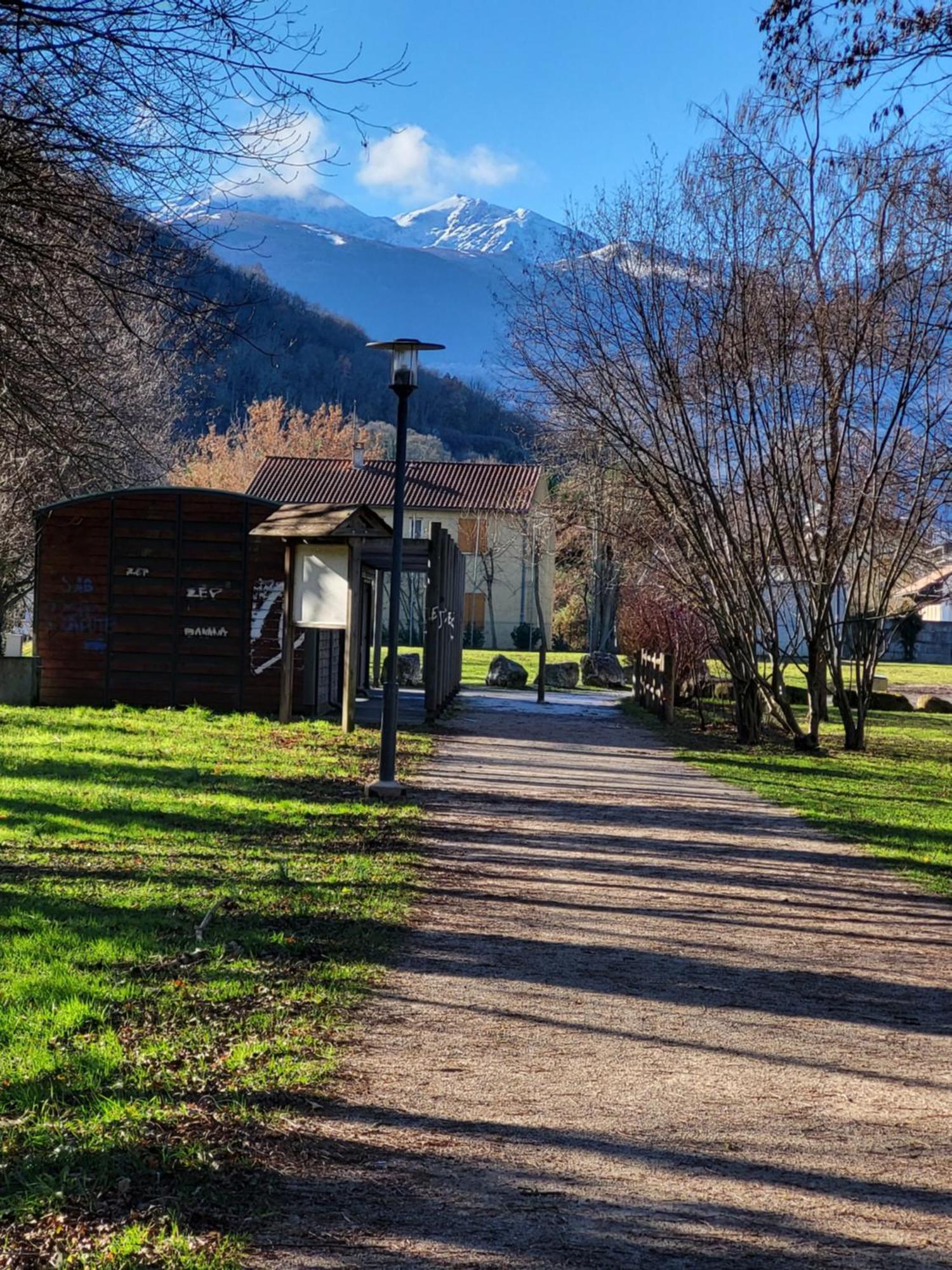 Le Gargantua Bed & Breakfast Lavelanet Bagian luar foto